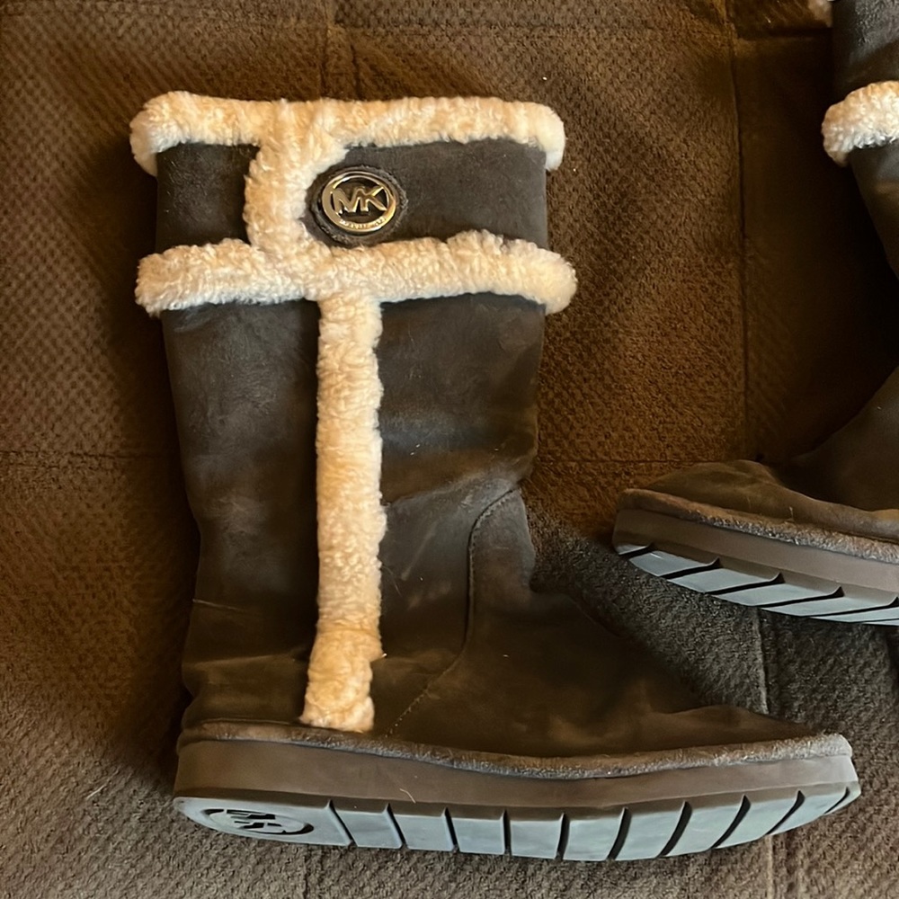 Michael Kors Fur lined Gray Suede Winter Boots